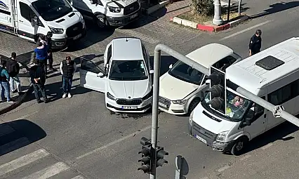 Siirt'te Maddi Hasarlı Kaza