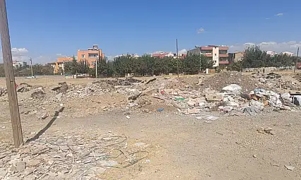 Siirt'te Newroz Alanına Moloz Tepkisi: 'Etkinlik Alanı Çöplüğe Dönüştürülüyor'