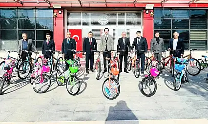 Siirt'te Okuma Kültürüne Teşvik: En Çok Kitap Okuyan Öğrencilere Bisiklet Ödülü