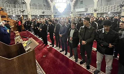 Siirt'te Regaip Kandili'nde Camiler Doldu Taştı