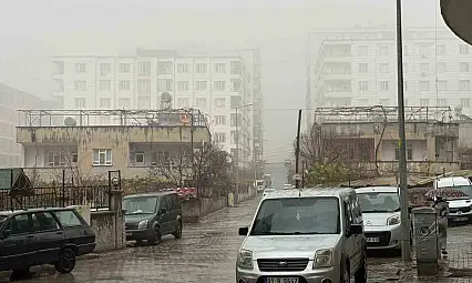 Siirt'te sis ve sağanak yağış etkili oldu