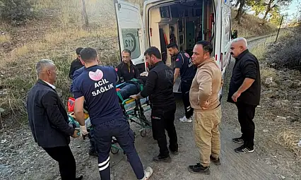 Siirt'te Trafik Kazası: 2 Kişi Aracın Altında Kaldı! 4 Kişi Yaralandı
