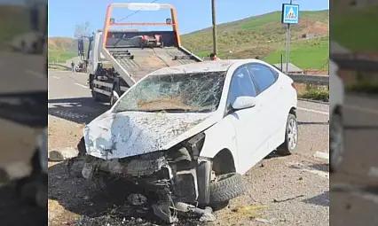 Siirt'te Trafik Kazası: 2 Yaralı! Facia Ucuz Atlatıldı