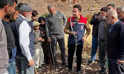 Siirt'te Üreticilere Fıstıkta Budama Eğitimi Verildi