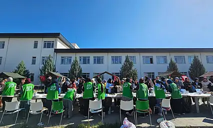 Siirt Üniversitesi'nde Gazze ve İhtiyaç Sahipleri İçin Kermes Düzenlendi