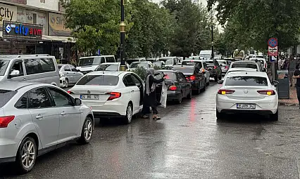 Siirtliler Yaşlı Araba Kullanmıyor! Siirt Otomobillerin Yaşı Ortalamanın Altında... İşte İl İl Araç Yaşları ve Türkiye Ortalaması