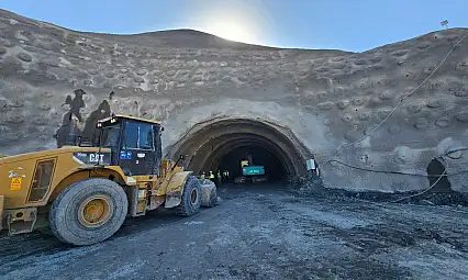 Şırnak-Pervari-Van Yolundaki 1100 Metrelik Tünel Çalışmaları Sürüyor