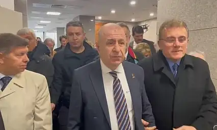 Ümit Özdağ'ın 4 Yıl Hapis Cezası İle Yargılandığı  'Cumhurbaşkanına Hakaret' Davasında Karar Çıktı