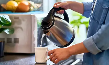 Uzmanlardan Kettle Uyarısı: Plastik Parçalı Cihazlarda Mikroplastik Riski