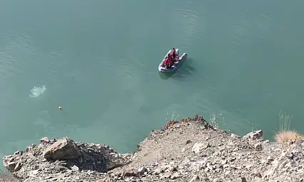 Van'da Araç Zernek Barajına Düştü! 2 Kişi Hayatını Kaybetti... Ölenlerin Kimlikleri Belli Oldu