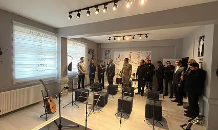 Yarımca Ortaokulu'nda 'Berkant Bolat' Müzik Atölyesi ve Kütüphane açıldı