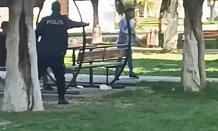 Siirt'te Zihinsel Engelli Genç Bıçakla Vatandaşlara Saldırdı