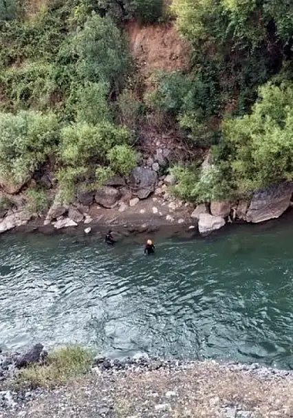 Bitlis'te Dere Faciası: Serinlemek İçin Suya Giren 3 Kardeşten 2'si Hayatını Kaybetti