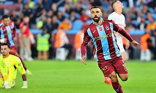 Trabzonspor'dan Galatasaray'a 4 Gollü Darbe: Bordo-Mavililer Farklı Kazandı