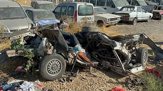 Diyarbakır Otobüsü Adıyaman'da Kaza Yaptı: 4 ölü, 1 yaralı