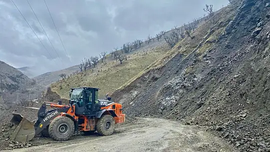 Batman'da şiddetli yağışlarla birlikte bazı köy ve mezra yolları ulaşıma kapandı