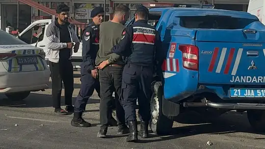 Diyarbakır'da tır ve iki aracı biçti: 2 ölü, 3 yaralı