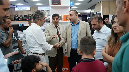 Siirt'te Alkumru Teknoloji Mağazası Açılışında Farkındalık: Engelli Bireyler Kurdeleyi Kesti