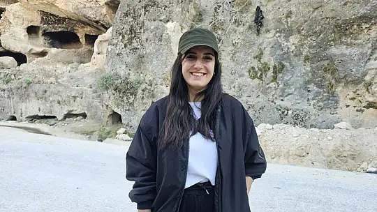 Siirt'in Sınırındaki Gabar Dağı'nda Saklı Cennet: '7 Katlı Apartman Mağarası'