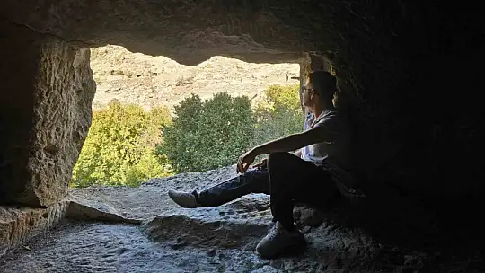 Siirt'in Sınırındaki Gabar Dağı'nda Saklı Cennet: '7 Katlı Apartman Mağarası'