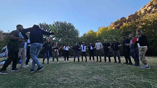 Siirt'in Sınırındaki Gabar Dağı'nda Saklı Cennet: '7 Katlı Apartman Mağarası'