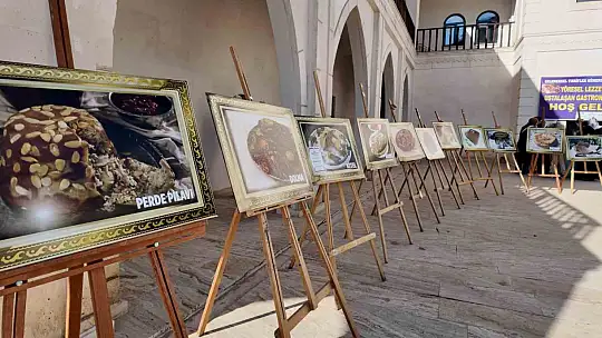 Siirt'te genç kursiyerler yöresel yemeklerle hünerlerini sergiledi