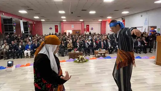 Siirt'te özel bireyler askeri kamuflaj giyerek yemin törenine katıldı