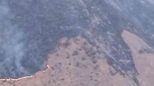 Siirt'te örtü yangınına havadan müdahale sürüyor
