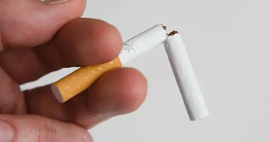 Sigara İçenlere Sağlık Mesajı Dönemi: Park ve Plajlara 'Kırmızı Hat' Geliyor