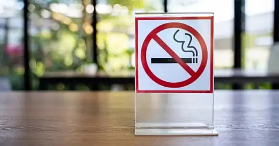 Sigara için alan daralıyor: Yarı açık mekânlar da yasak kapsamına alınıyor