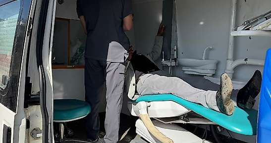 Siirt'te Mobil Diş Sağlığı Hizmeti Tuzkuyusu Köyü'ne Ulaştı