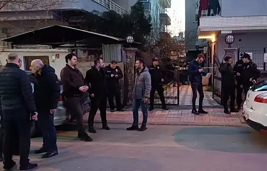 Batman'da Aile Katliamı: 17 Yaşındakı Genç Anne Ve Ağabeyini Öldürdü