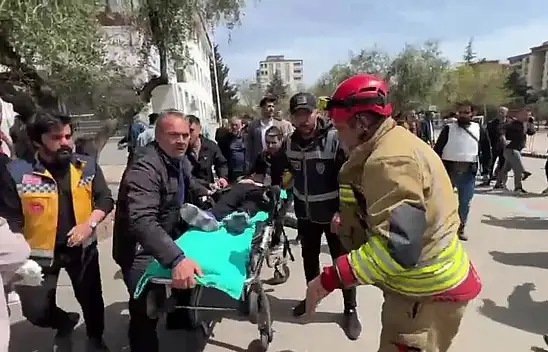 Kahramanmaraş'ta okula saldırısında 4 kişi öldü