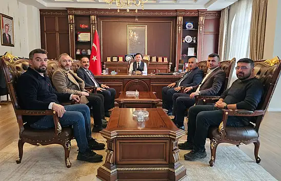 Sağlık-Sen Siirt Şube Başkanı Vesim Eviz'den Pervari Kaymakamı Ahmet Gülderen'e Ziyaret