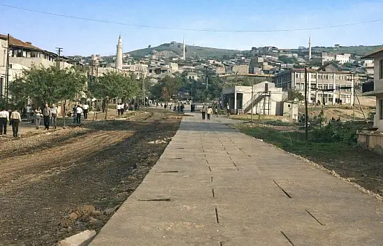 Siirt'in 1955 Yılına Ait Hükümet Caddesi Fotoğrafı Gün Yüzüne Çıktı