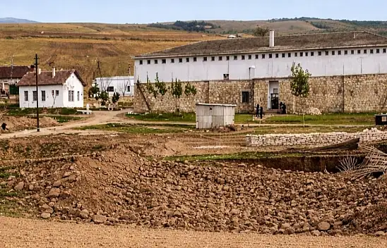 Siirt'in Nostaljik Yüzü: 1963-1964 Yıllarından Siirt Cezaevi Fotoğrafları Ortaya Çıktı