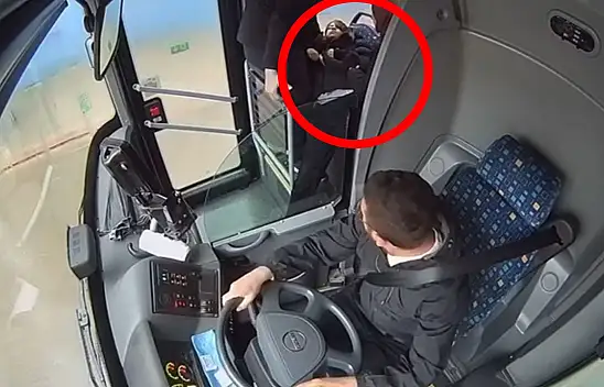 Siirt'te Otobüste Fenalaşan 16 Yaşındaki Hilal'i Şoför Hastaneye Yetiştirdi
