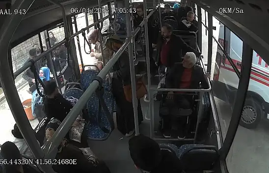 Siirt'te toplu taşımada yolcu fenalaştı, şoför seferi yarıda kesip hastaneye yetiştirdi