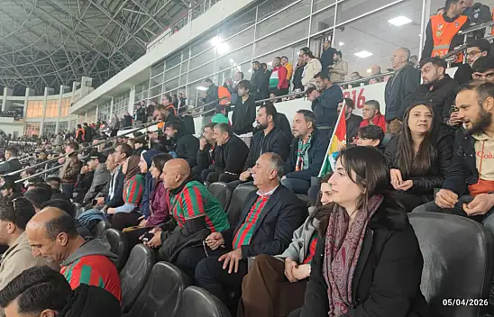 Siirtli Taraftarlar, Amedspor Maçını Stadyumdan Maçı İzledi