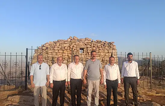 Vakıflar Genel Müdürü Aksu, Siirt'in Tarihini Yerinde İnceledi! Hacı Hüseyin Ağa Vakfı Ev Sahipliğinde Anlamlı Ziyaret