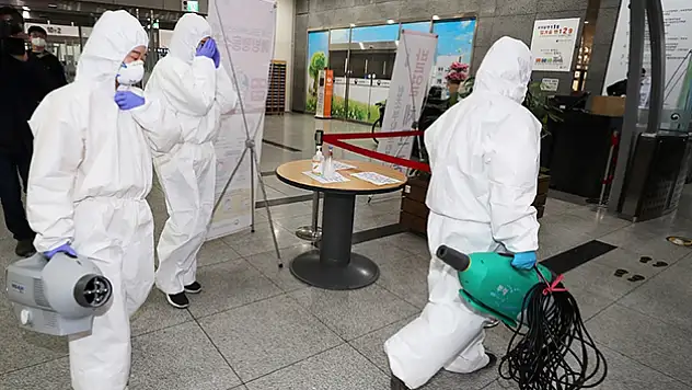 100 yaşındaki Çinli korona virüsünü yendi