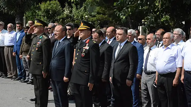 14 EYLÜL SİİRT'İN ŞEREF GÜNÜ TÖRENLERLE KUTLANDI