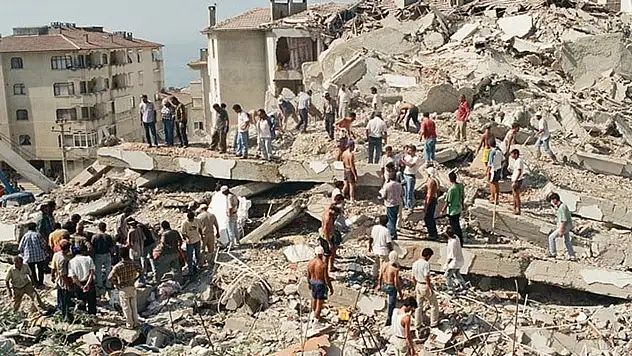 17 Ağustos Marmara Depremi'nin 26. Yılı: Türkiye'nin Unutamadığı Felaket