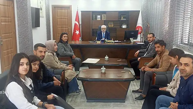 18 Mart Çanakkale Zaferi Konulu Resim Yarışmasında Başarılı Olan Öğrenciler Ödüllendirildi