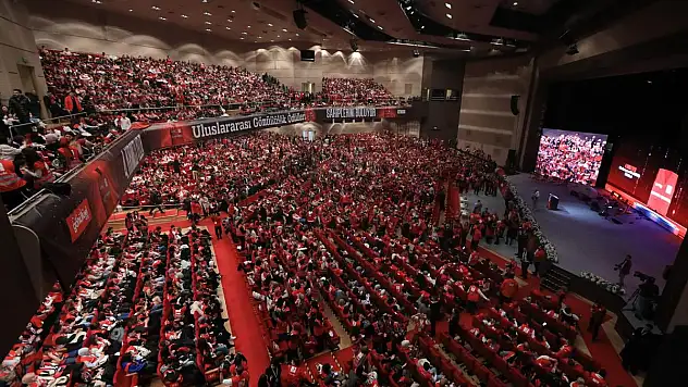 4. Kırmızı Yelek Uluslararası Gönüllülük Ödülleri Sahiplerini Buldu