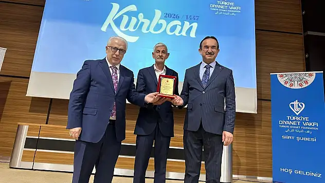 40 Yılını Siirt İl Müftülüğü'ne Adayan Esat Kurt Emekliye Uğurlandı