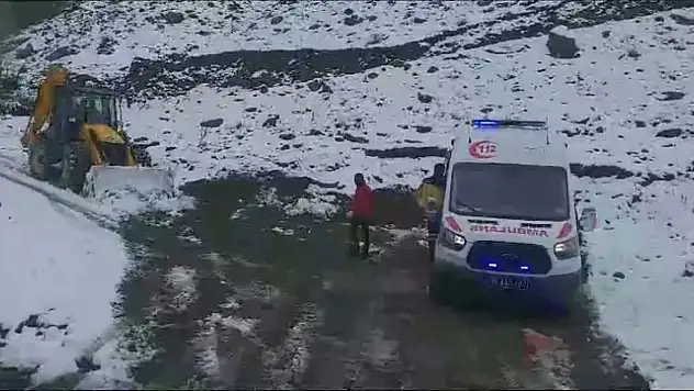 60 Yaşındaki Hasta 3 Saatlik Çalışmayla Kurtarıldı