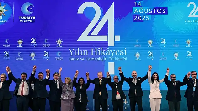 9 Belediye Başkanı AK Parti'ye Katıldı