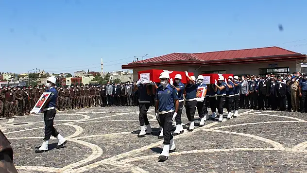 ACI GÜN! 9 ŞEHİDİMİZ VAR! UÇAK DAĞA ÇARPTI, 2'Sİ PİLOT 7 EMNİYET PERSONELİ ŞEHİT DÜŞTÜ PERVARİ DOĞANKÖYDE YÜRÜTÜLEN OPERASYONDA 2 ÖZEL HAREKAT POLİSİ ŞEHİT EDİLDİ