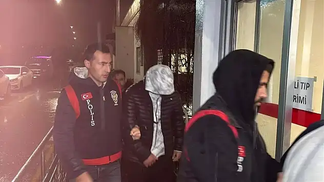Adana'da Bir SSÇ Vakası Daha: 17 Yaşındaki Genç Bayramda Bıçaklanarak Öldürüldü